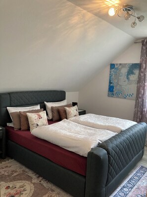 5 Schlafzimmer, Bügeleisen/Bügelbrett, Reisekinderbett, kostenloses WLAN