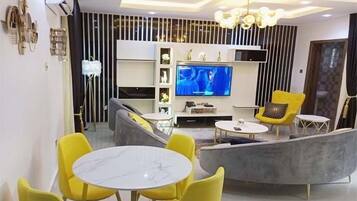 Junior Apartment, Balcony, City View | Living area