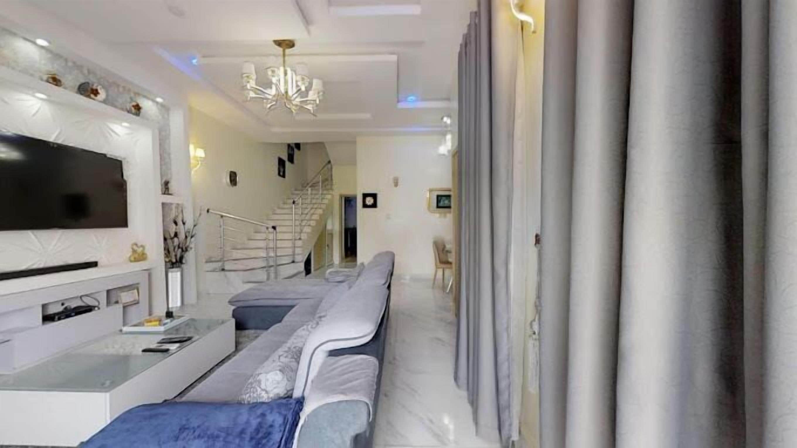 Apartemen Junior, balkon, pemandangan kota | Area keluarga | TV layar datar