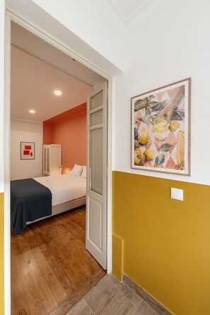 2 bedrooms, desk, iron/ironing board, travel cot - NEW: Stay in the Heart of Lisbon’s Coolest Neighborhood (Lisboa)