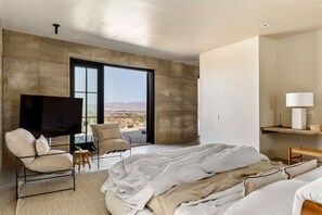 5 chambres, bureau, fer et planche à repasser, lit parapluie