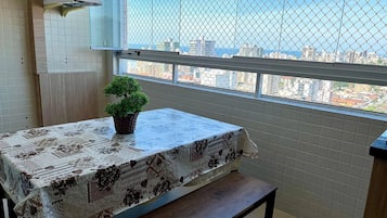 Comfort-Apartment, Veranda, Stadtblick | Lanai (Veranda)