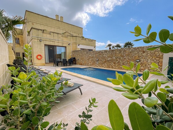 Pool - Villa Fieldview - Holiday Home (Gharb)
