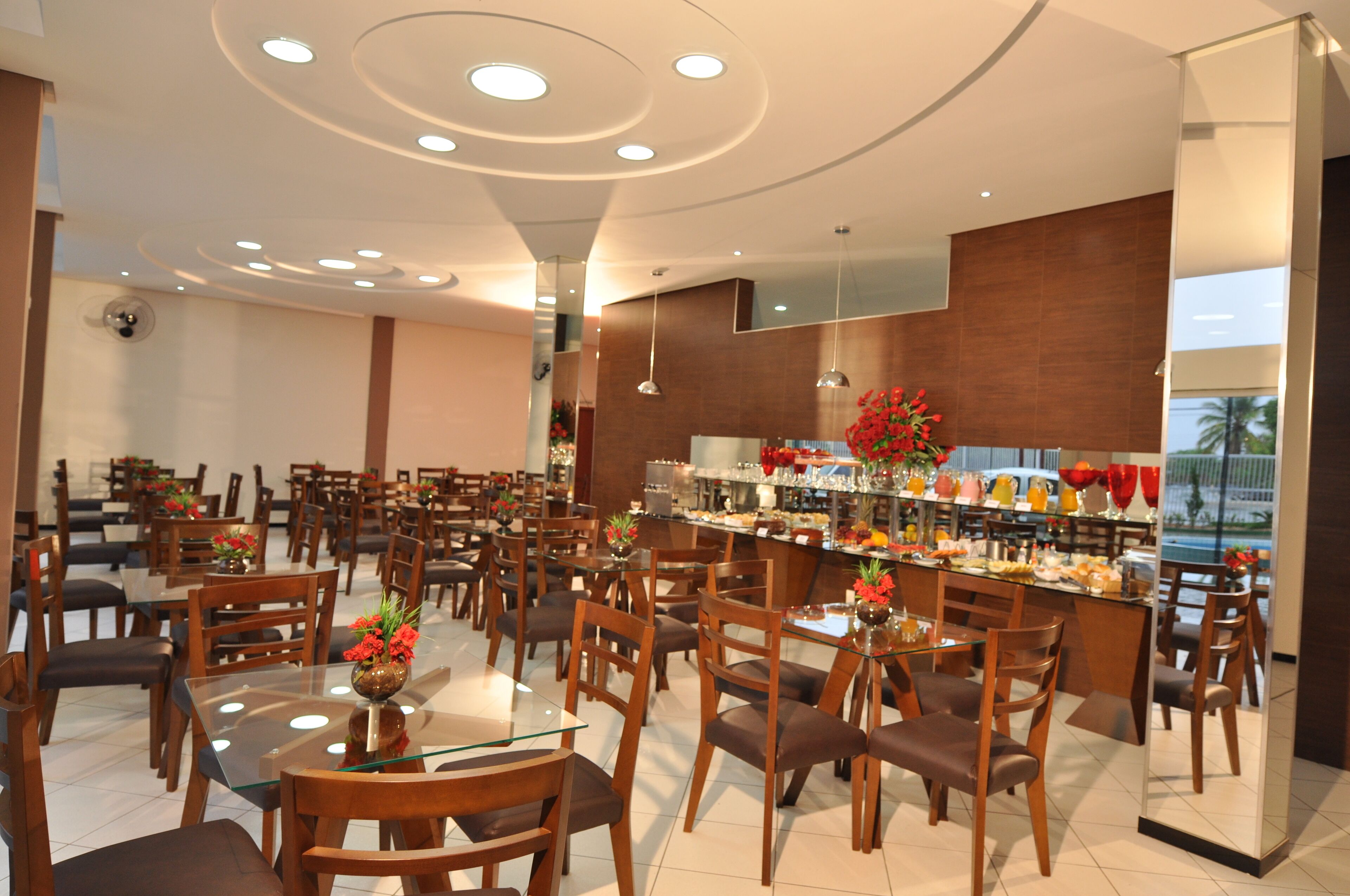 包含每日自助早餐