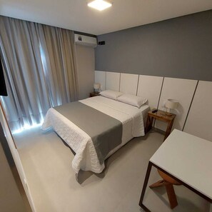 Tripla Comfort, aria condizionata | Minibar, postazione laptop, tende oscuranti, ferro/asse da stiro