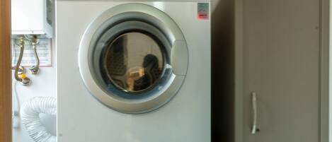 Basic Apartment | Bahagian dalam