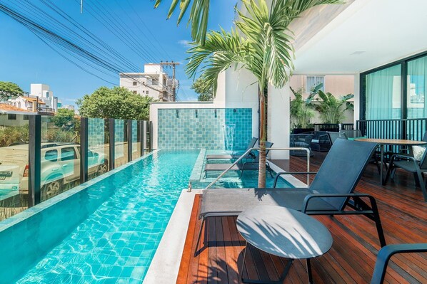 Outdoor pool - Sunset (Bombinhas)