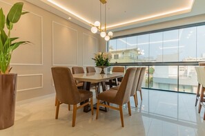 Basic Apartment | Dining - Sunset (Bombinhas)