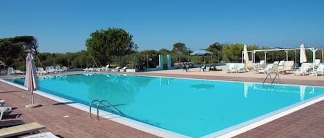 Seasonal outdoor pool