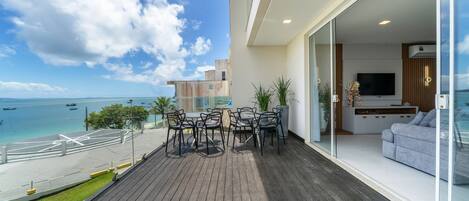 Villa | Outdoor dining