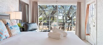 LakeTravis Bungalow 2