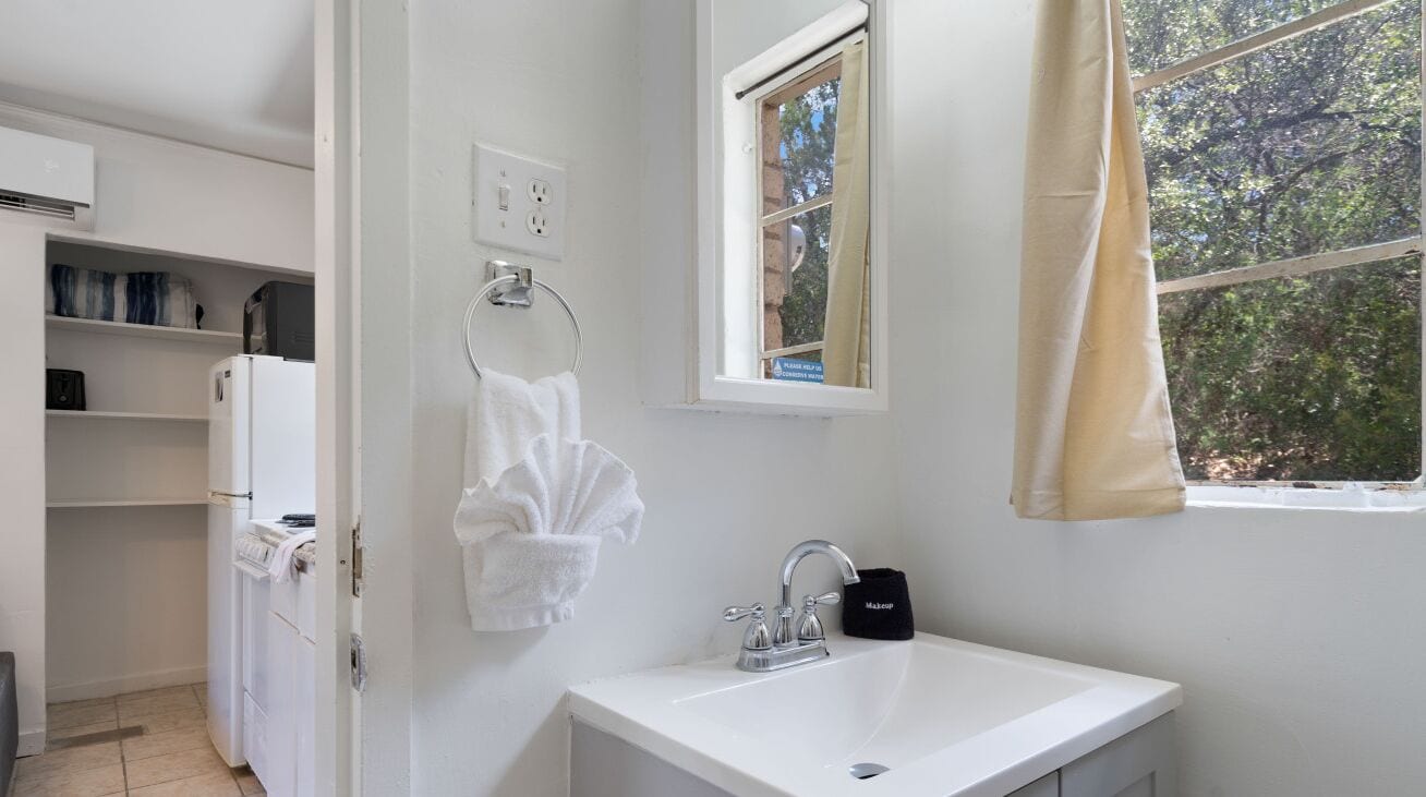 Umweltfreundliche Kosmetikartikel, Haartrockner, Handtücher, Seife