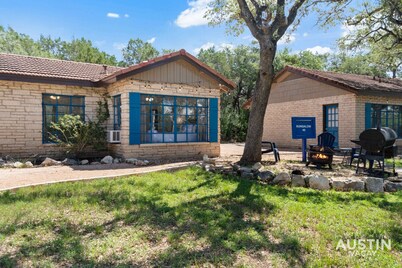 LakeTravis Cozy Bungalow 6