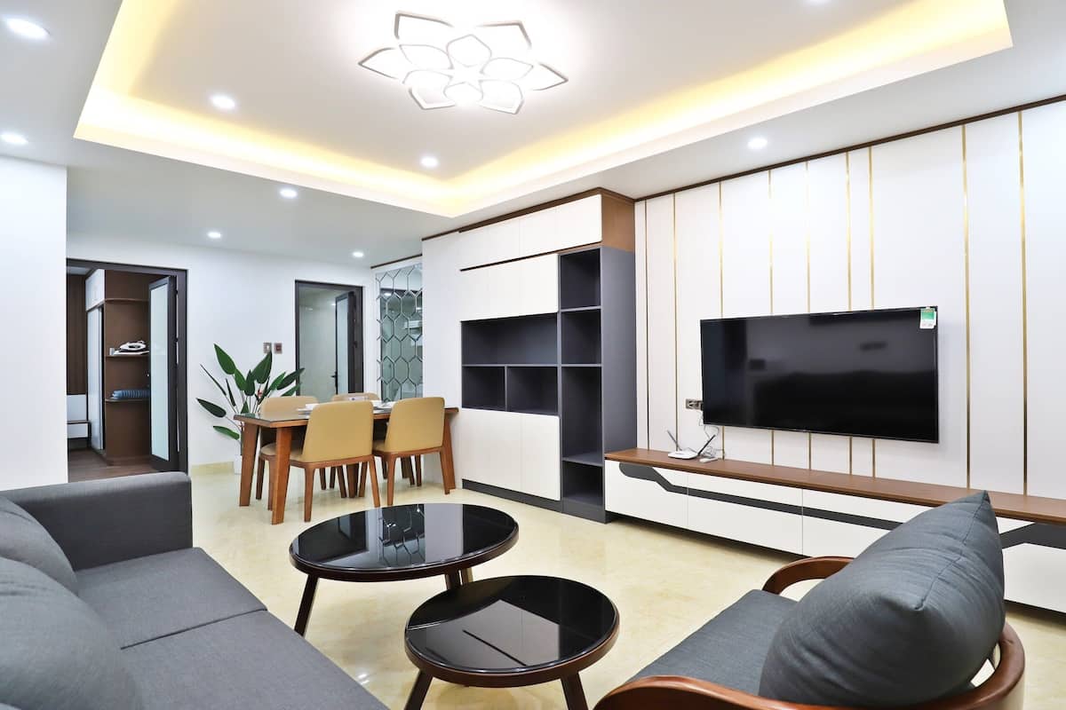 Desk, laptop workspace, soundproofing, free WiFi