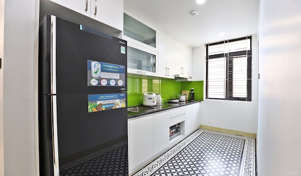 Private kitchen - Luxe Paradise Residence Xuan La (Hanoi)