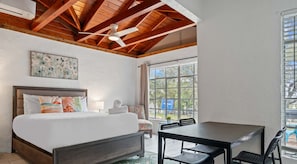 1 dormitorio, tabla de planchar con plancha, wifi y ropa de cama