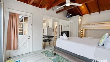 1 habitación, tabla de planchar con plancha, wifi y ropa de cama