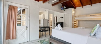 LakeTravis Bungalow 4