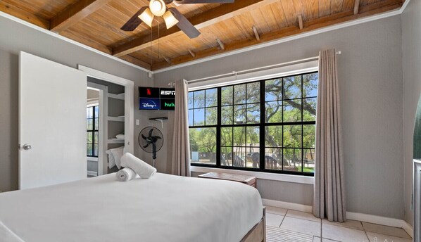 2 habitaciones, tabla de planchar con plancha y wifi gratis 