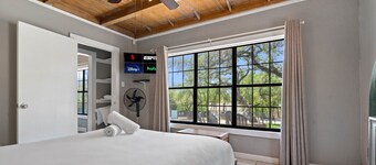 LakeTravis Bungalow8