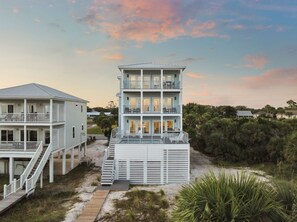 المنشأة من الخارج