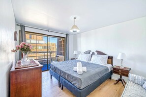 3 soverom, strykejern/-brett, wi-fi og sengetøy