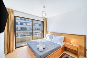 3 室のベッドルーム、アイロン / アイロン台、WiFi、ベッドシーツ