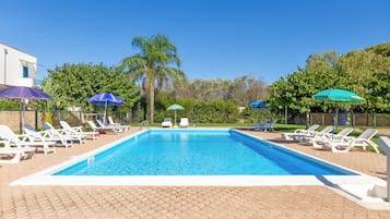 En sÀsongsöppen utomhuspool