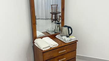 Habitación clásica doble, vistas a la montaña | Sistema de insonorización y wifi gratis