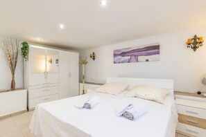 3 室のベッドルーム、アイロン / アイロン台、WiFi (無料)、ベッドシーツ