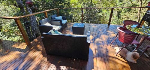 Cozy house in the Valley of the Vines. Among the trees, Immersed in nature.