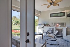 Interior - Modern villa near the beach with lanai, outdoor kitchen and fully equipped! (Rotonda West)