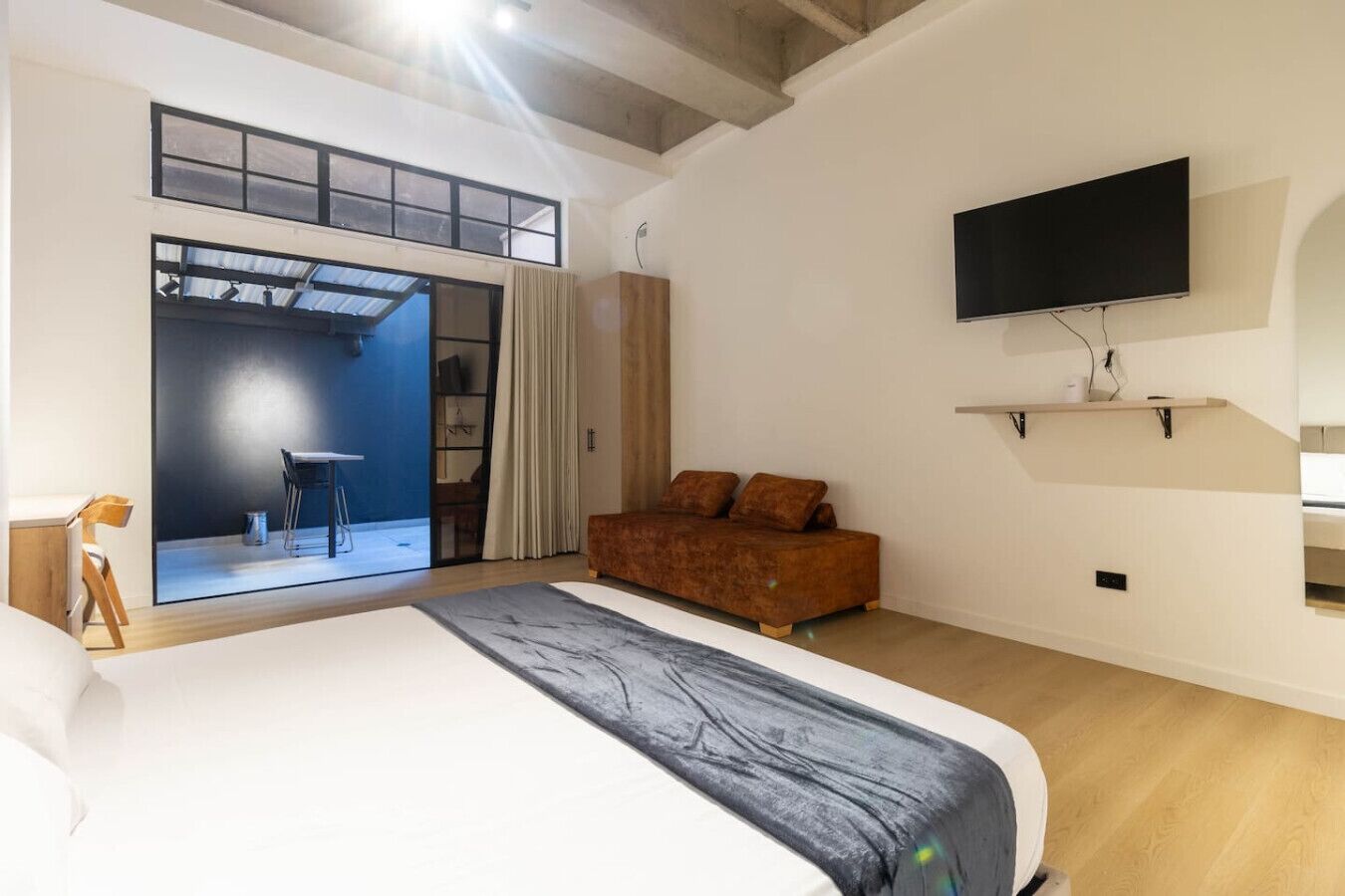 1 Schlafzimmer, Schreibtisch, Bügeleisen/Bügelbrett, Reisekinderbett