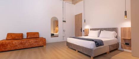 Bureau, fer et planche à repasser, Wi-Fi gratuit, draps fournis