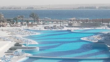 3 piscinas al aire libre