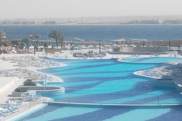 3 outdoor pools