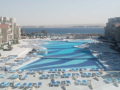 Serenity Sky Arc Resort - Sahl Hasheesh