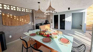 Villa | Outdoor dining