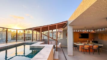 Villa | Piscina | Piscina all'aperto