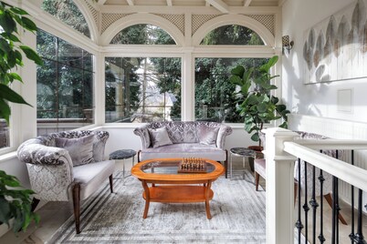 Luxurious 8,000 sq ft Private Villa in Budapest – Exclusive Retreat