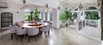 Luxurious 8,000 sq ft Private Villa in Budapest – Exclusive Retreat