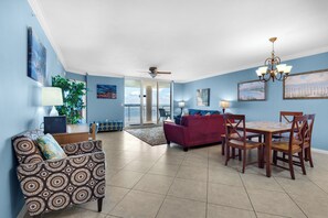 TV - 🌴Bay Front-Walk to Beach-Lazy River-3BR Osprey 502🌴 (Fort Walton Beach)