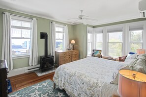 2 bedrooms, free WiFi, bed sheets, wheelchair access