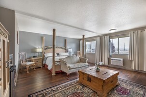 套房 | 高档床上用品、熨斗/熨板、免费 WiFi、床单