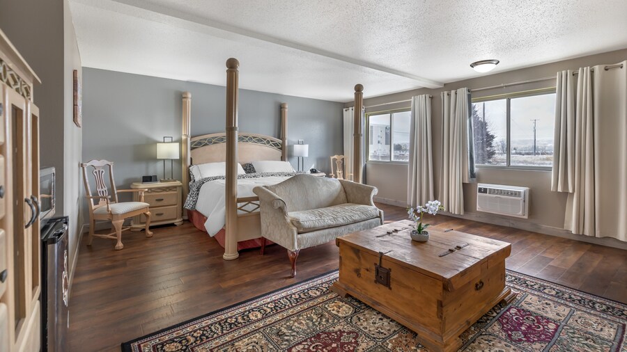 HOTEL FUZION INN & SUITES