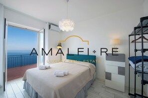 2 bedrooms, iron/ironing board, free WiFi