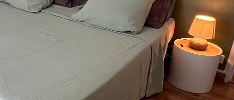 2 dormitorios, tabla de planchar con plancha, wifi y ropa de cama