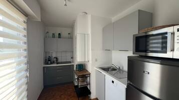 Réfrigérateur, micro-ondes, four, lave-vaisselle