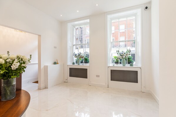 View from property - The Chapter Hotels - Griffin House (London)