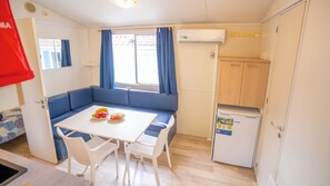 Standard Mobile Home | Private kitchen